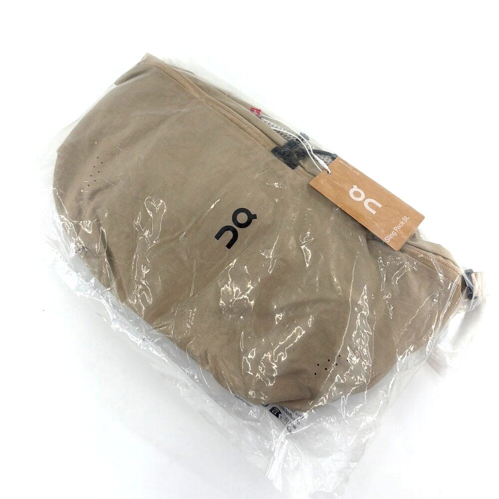 On Unisex Sand Black Sling Bag Pack 9L One Size - Picture 3 of 11